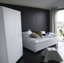 lit double contemporain &agrave; roulettes TRAVEL STUDIO Ligne Roset France