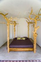 lit double contemporain en bois de r&eacute;cup&eacute;ration  MATAHATI