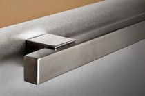 main courante en acier inox  FORMS+SURFACES