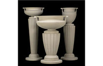 pi&eacute;destal de style OLYMPIAN  Robert A.M. Stern Collection