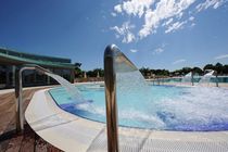 piscine pour centre de spa et bien-&ecirc;tre WATER AND EARTH CEMI