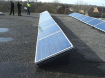 syst&egrave;me de fixation photovolta&iuml;que pour toiture-terrasse  BRITMET TILEFORM LTD