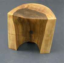 tabouret contemporain en bois massif LEMON Peter Hook