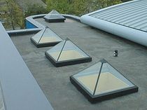 toit vitr&eacute; auto-nettoyant SQUARE Pyramid GLAZING VISION