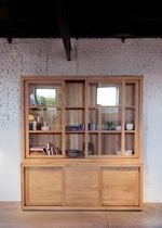 vitrine contemporaine en bois massif 51163 Studio emorational, Ethnicraft Style for Projects