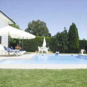 margelle de piscine en béton