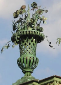 vase de style / en cuivre / fait main