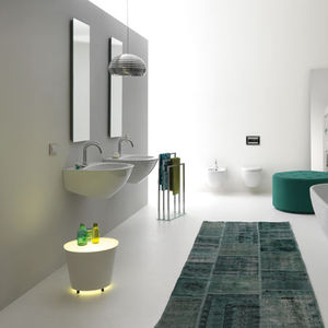 vasque suspendue / en céramique / contemporaine / avec miroir ajustable