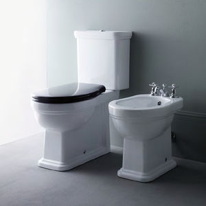 WC à poser / monobloc / en céramique