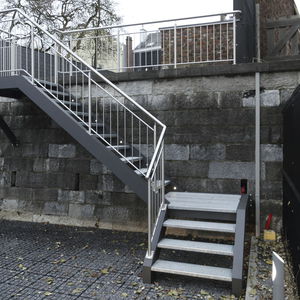 escalier quart tournant / structure en métal / marche en métal / sans contremarche