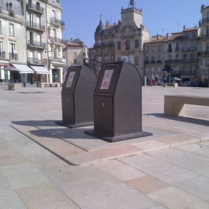 poubelle à conteneur enterré / publique / en métal / contemporaine