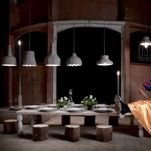lampe de table / classique / en béton / en métal