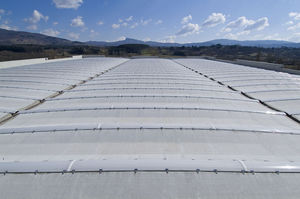 couverture de toit en béton précontraint / en polycarbonate / étanche / courbée