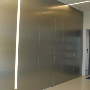 porte d'intérieur / pour dressing / battante / en aluminium