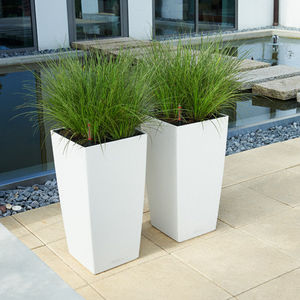 pot de jardin en plastique / conique