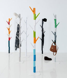porte-manteau sur pied / contemporain / en métal / en bois