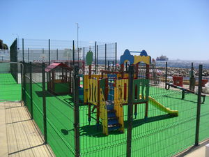 clôture de jardin / pour parc de jeux / grillagée / en métal