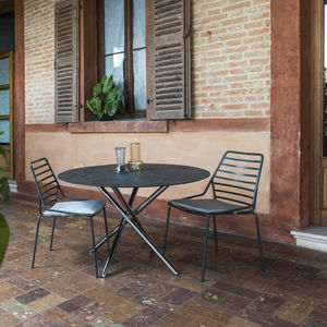 table contemporaine / en aluminium / ronde / d'extérieur