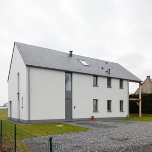 maison préfabriquée / contemporaine / en bois contrecollé en couches croisées / écologique