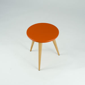 tabouret contemporain / en hêtre / en résine / orange
