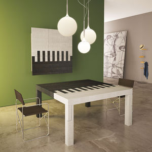 table à manger contemporaine / en chêne / en chêne naturel / en MDF laqué