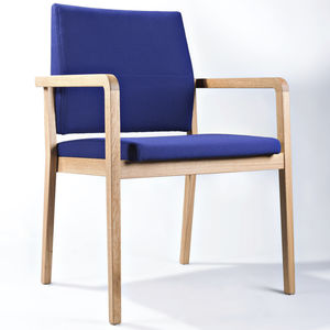 chaise visiteur contemporaine / en chêne / en hêtre / connectable