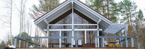 maison préfabriquée / contemporaine / à ossature bois / en verre