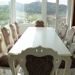 table à manger design nouveau baroque / en bois massif / en bois laqué / en hêtre