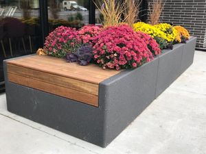 jardinière en béton / en bois / rectangulaire / avec banc intégré