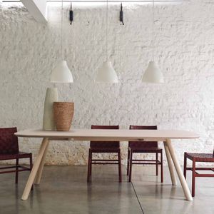 table à manger contemporaine / en frêne / en MDF / rectangulaire
