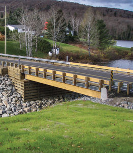 pont à poutres / en bois / préfabriqué