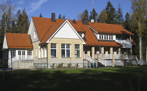 maison préfabriquée / contemporaine / en pierre / écologique