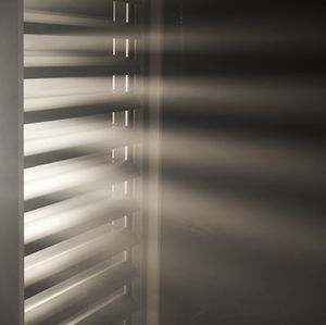 brise-soleil en aluminium / en aluminium extrudé / pour façade / pour fenêtre