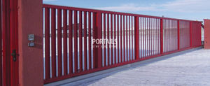 portails autoportants / en acier / à barreaux / industriels