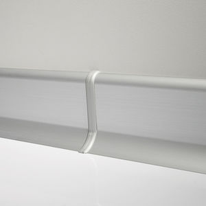 plinthe en aluminium / pour cablage électrique