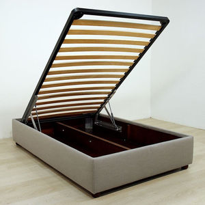 lit queen size / contemporain / avec base de rangement / tapissé