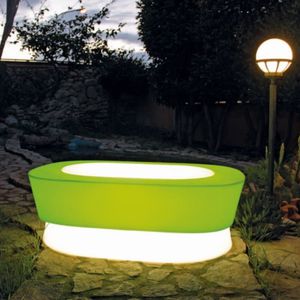 table basse contemporaine / en thermoplastique / ovale / de jardin