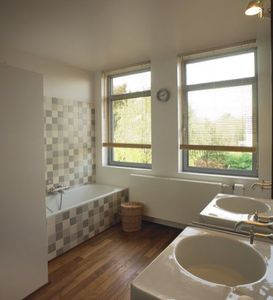 profilé pour fenêtre en aluminium / à isolation thermique / de sécurité / étanche