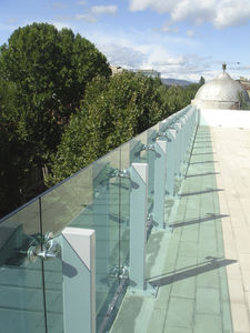 garde-corps en inox / à panneaux en verre / pour balcon
