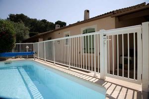 barrière de protection / fixe / en aluminium / de piscine