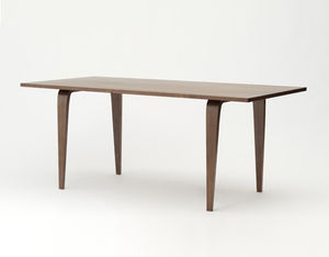 table contemporaine / en noyer / en contreplaqué moulé / ovale