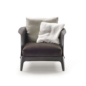fauteuil contemporain / en cuir / avec coussin amovible / par Carlo Colombo