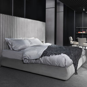 lit flottant / double / contemporain / tapissé