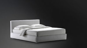 lit double / contemporain / tapissé / avec tête de lit