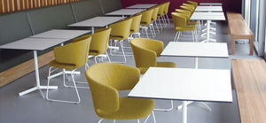 table contemporaine / en stratifié / pour restaurant