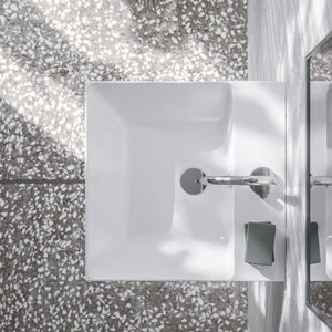 vasque suspendue / rectangulaire / en céramique / contemporaine