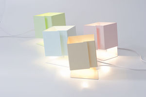 lampe de table / contemporaine / en tôle / en métal