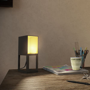 lampe de table / contemporaine / en aluminium / rose