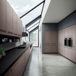 cuisine contemporaine / en plaqué bois / en chêne / en inox