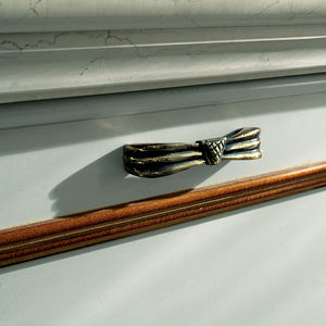 bouton de meuble de style / en bronze